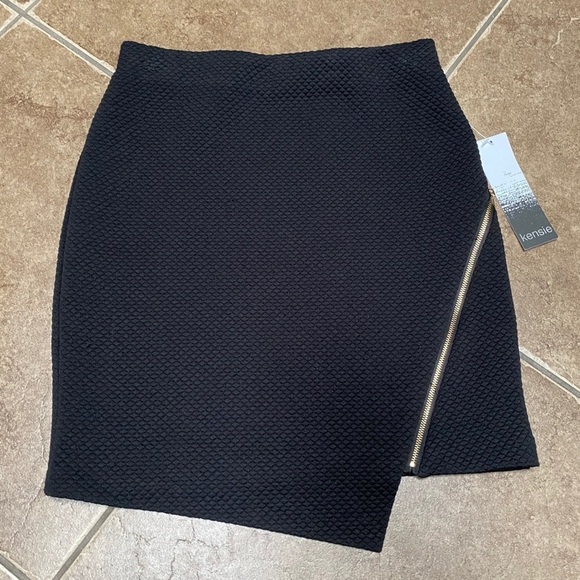 NWT Kensie quilted Black mini skirt size XS - Picture 2 of 5